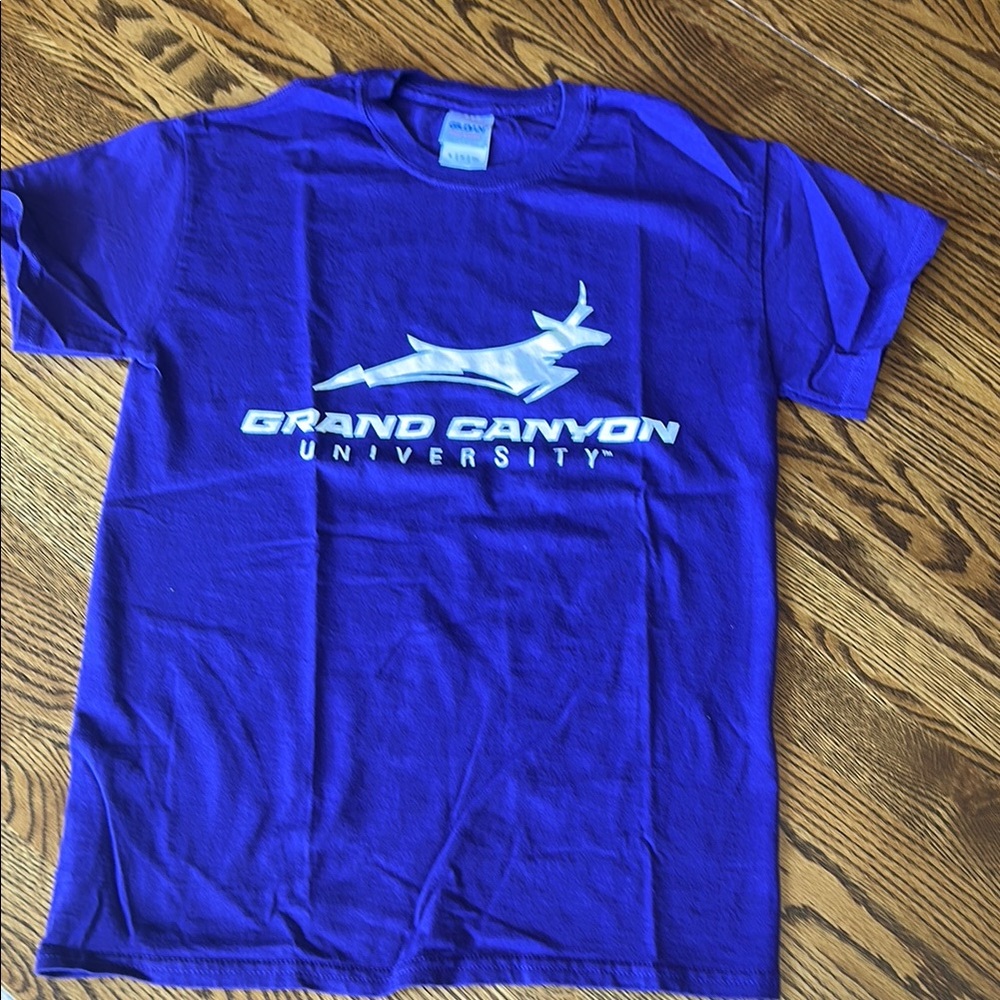 NWOT Gildan Purple Grand Canyon University short sleeve tee T-Shirt size small